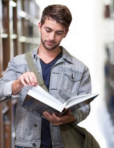 student-library-books-3500990